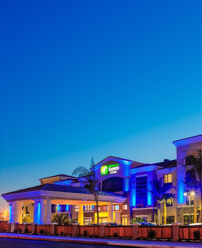 Holiday Inn Express & Suites Eureka By Ihg Exteriér fotografie
