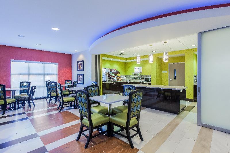 Holiday Inn Express & Suites Eureka By Ihg Exteriér fotografie